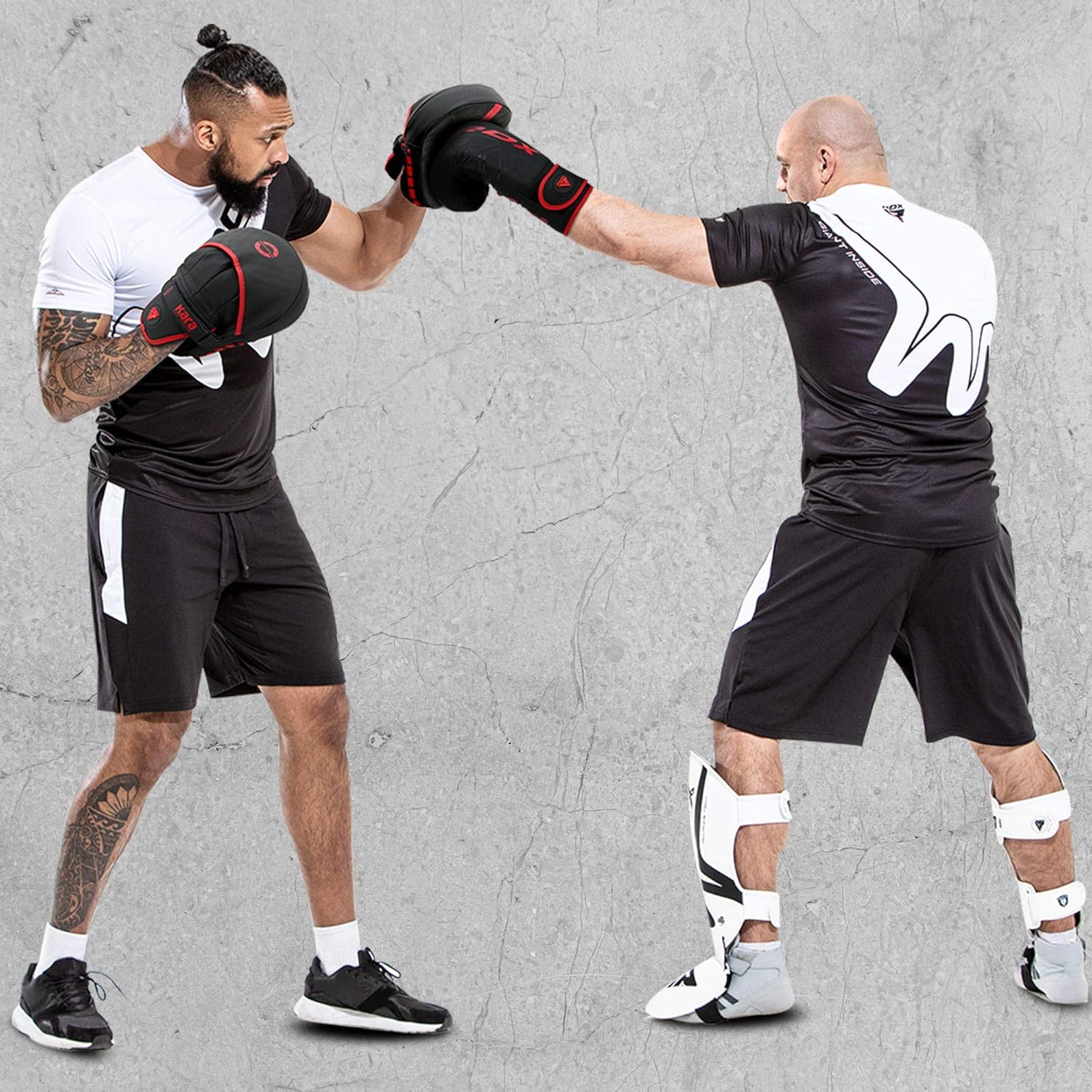 Boxing Pads Curved Focus Mitts, Maya Hide Leather Kara Hook and Jab Training Pads, Adjustable Strap Ventilated, MMA Muay Thai Kickboxing Coaching Martial Arts Punching Hand Target Strike Shield